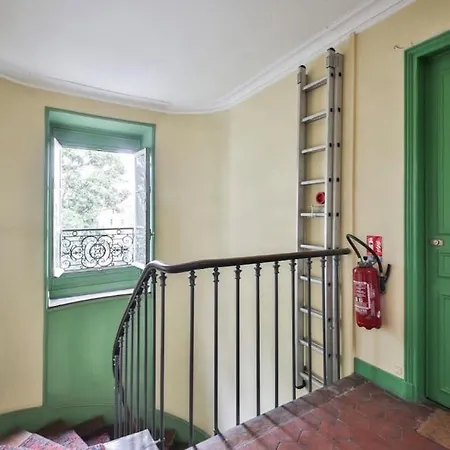Charming Superb Location In 7th District Paris